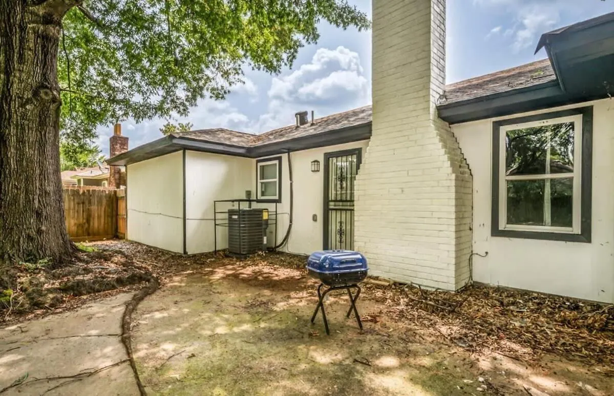 הוילה ממפיס Near Parks & Shopping- Hickory Ridge Hideaway בית נופש