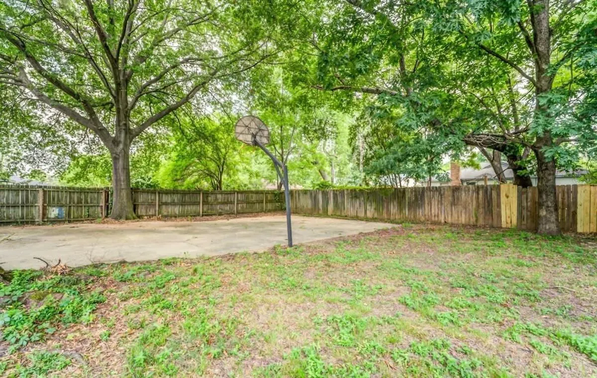 הוילה ממפיס Near Parks & Shopping- Hickory Ridge Hideaway ארצות הברית