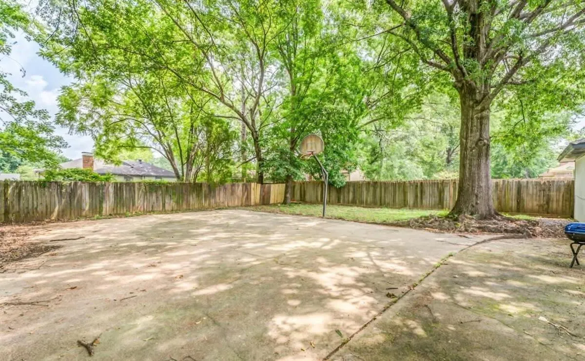 הוילה ממפיס Near Parks & Shopping- Hickory Ridge Hideaway 0*,  ארצות הברית