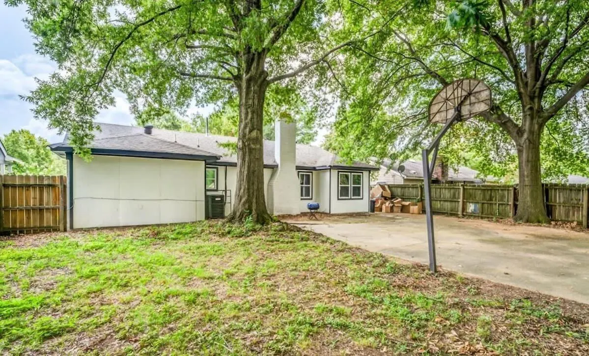 בית נופש הוילה ממפיס Near Parks & Shopping- Hickory Ridge Hideaway ארצות הברית
